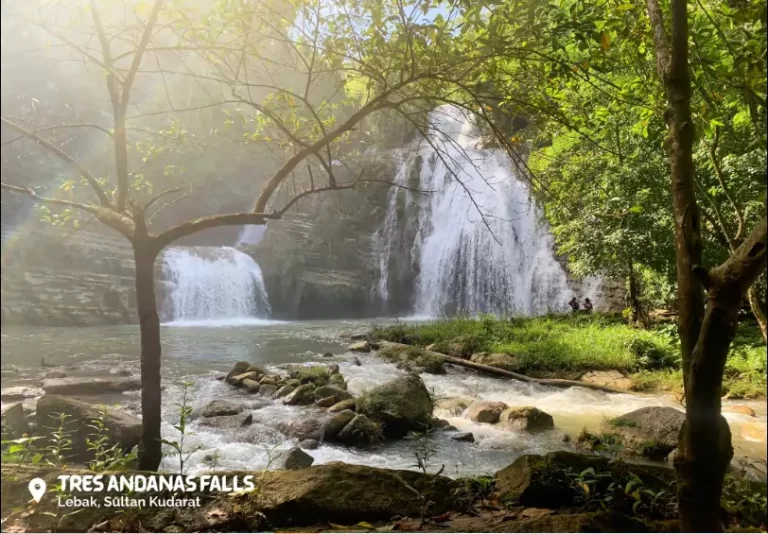 Tres Andanas Falls