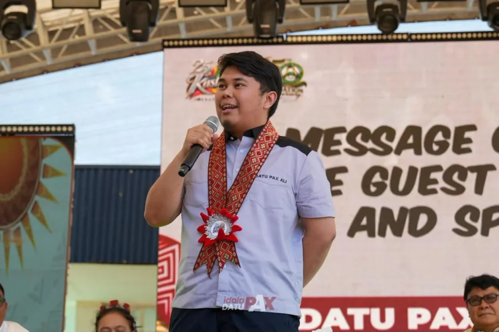 Governor Datu Pax Ali Mangudadatu speaking about Sultan Kudarat development projects