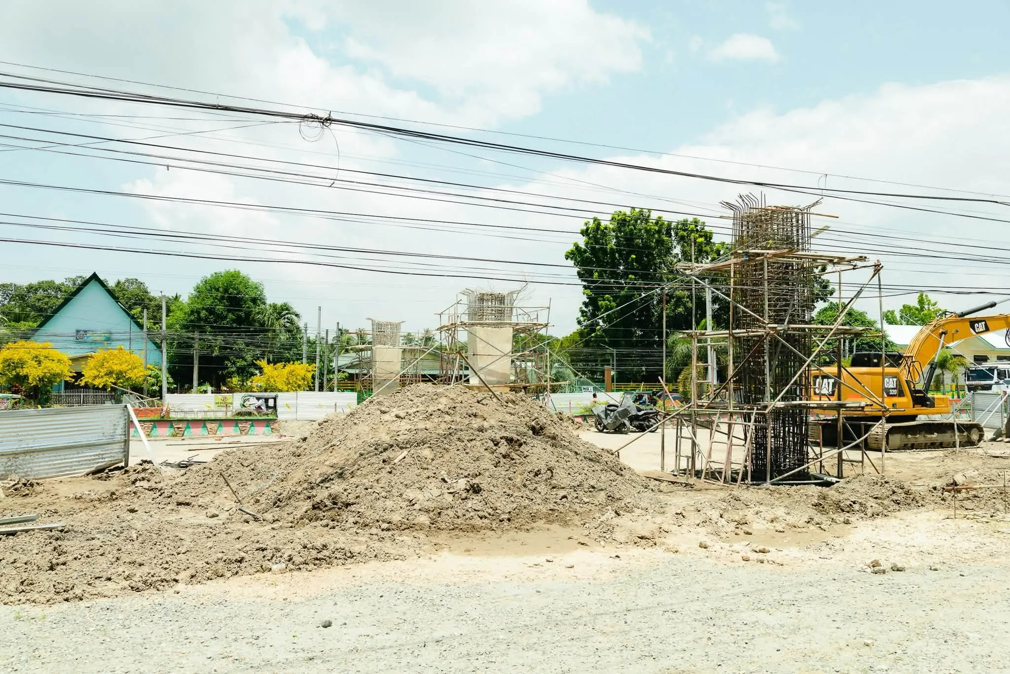 Structural columns under construction for Isulan pedestrian overpass