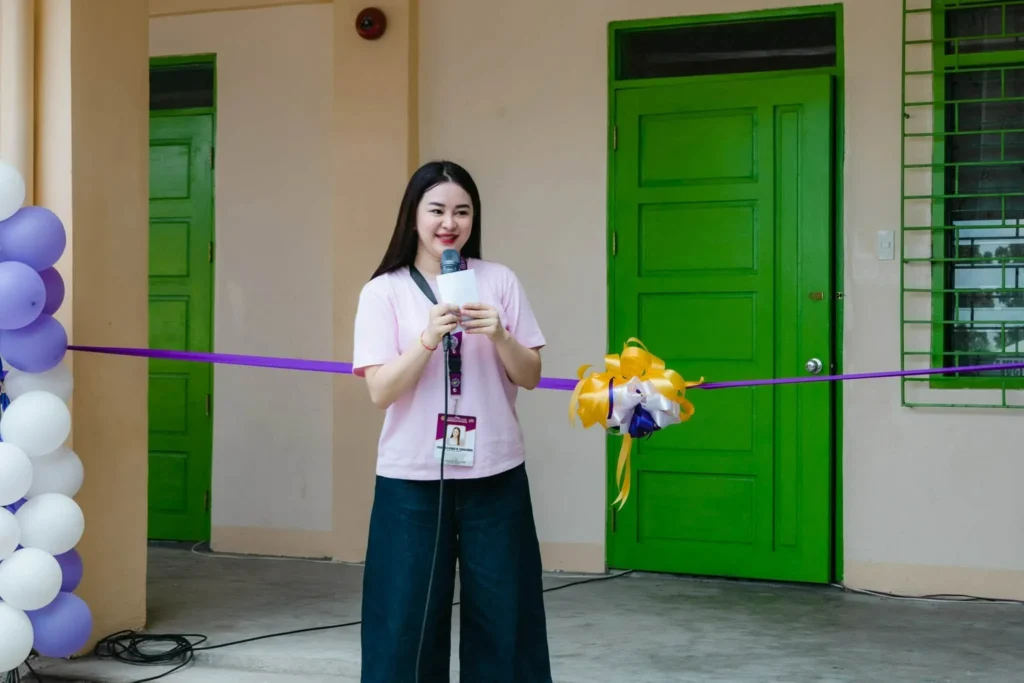 mayor Bai Rihan Mangudadatu Sakaluran speaking during school building turnover ceremony